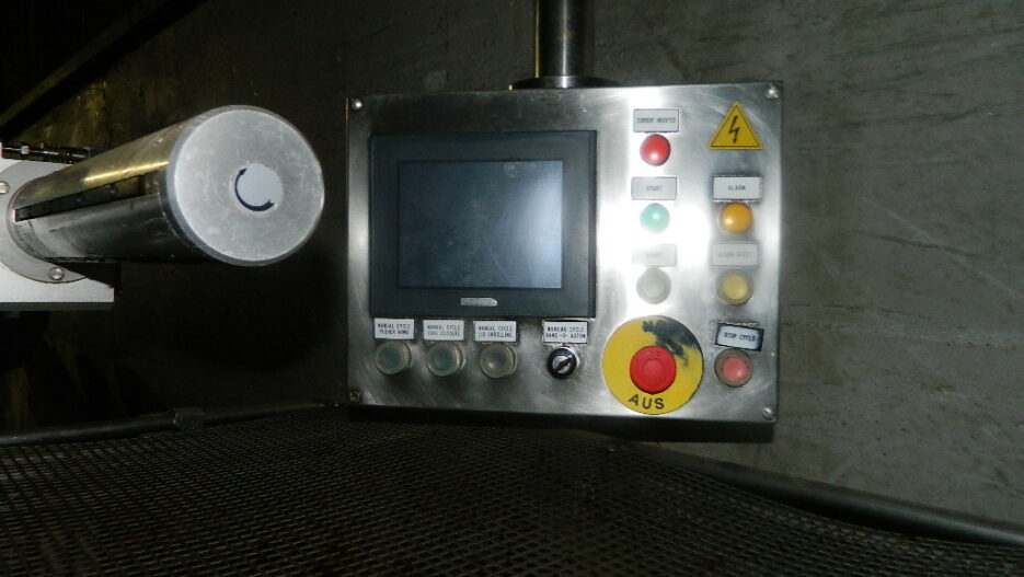Operculeuse automatique MONDINI E380 VG de 2005