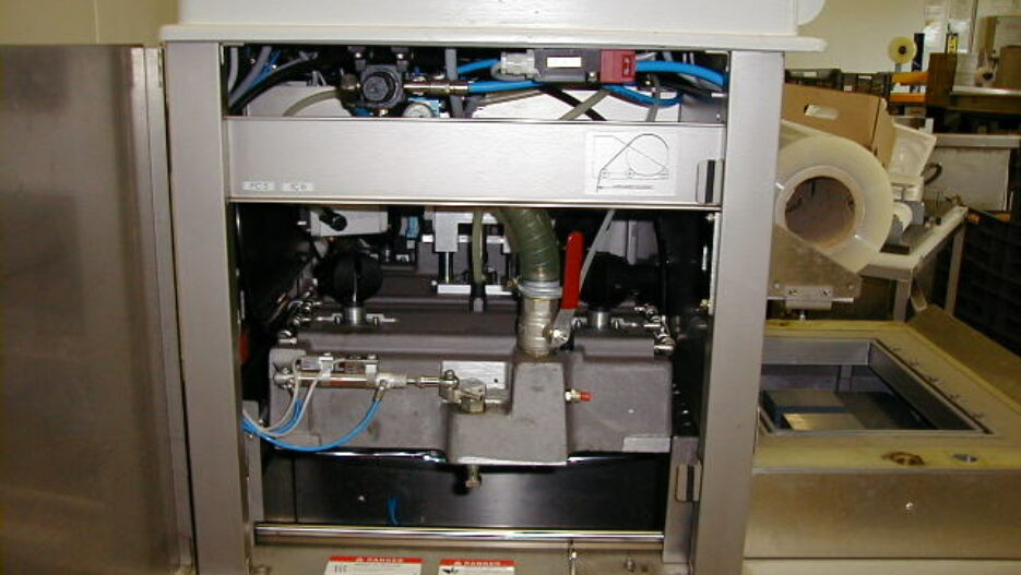 Operculeuse semi-automatique MULTIVAC Galaxy TS 355
