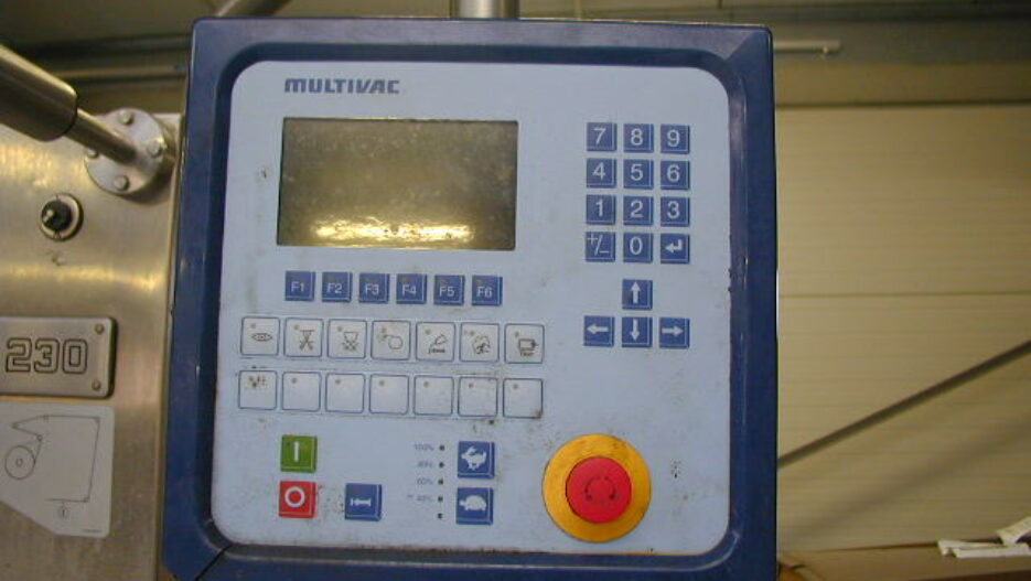 Thermoformeuse MULTIVAC R230 L355