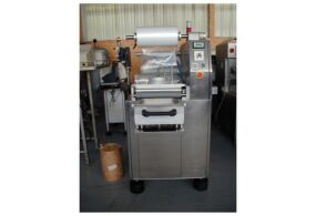 Operculeuse semi-automatique MECA 900 L